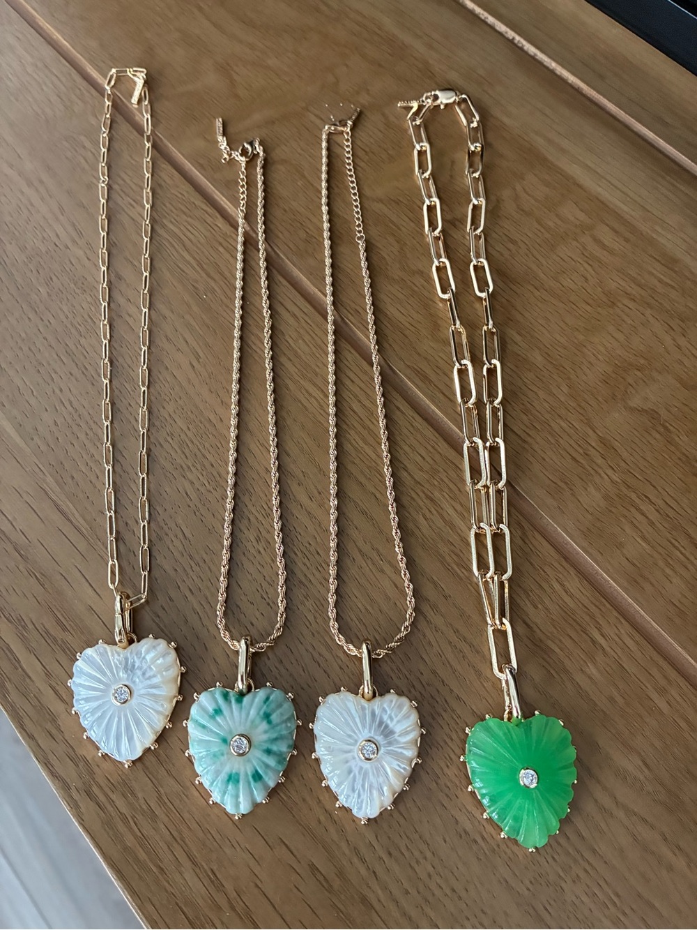 THATCH Malene Heart Pendant Necklace in Green or White. Brand New!💚